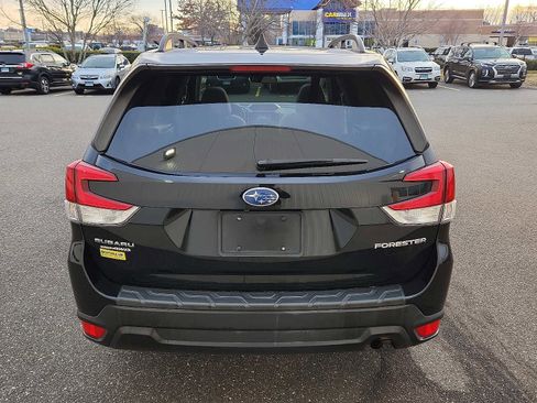 Used 2020 Subaru Forester Premium image 5
