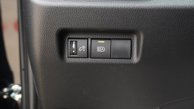 Used 2025 Toyota RAV4 LE AWD/4WD image 19