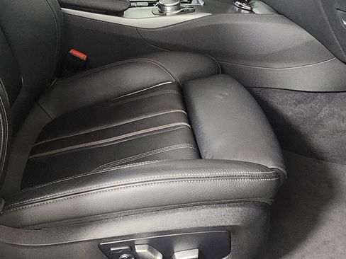 Used 2019 BMW 530e w/ M Sport Package image 21