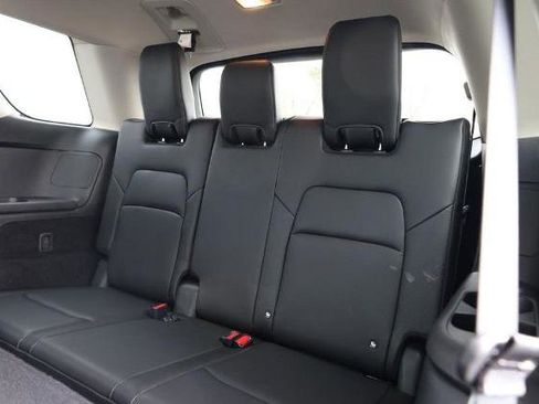 Certified 2025 Nissan Pathfinder SL image 28