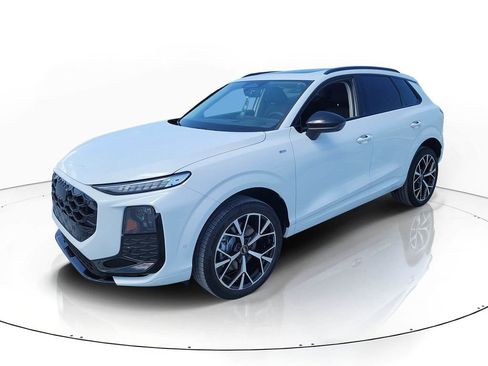 New 2026 Audi Q3 quattro 2.0T AWD/4WD image 2