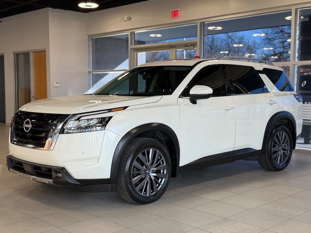 Used 2022 Nissan Pathfinder SL AWD/4WD image 4