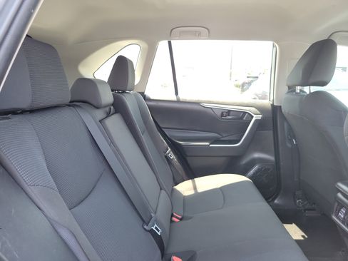 Used 2022 Toyota RAV4 LE FWD image 15