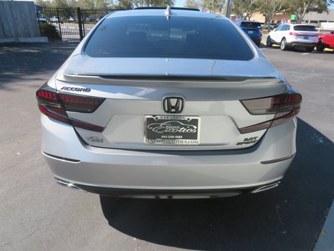 Used 2018 Honda Accord Sport image 4