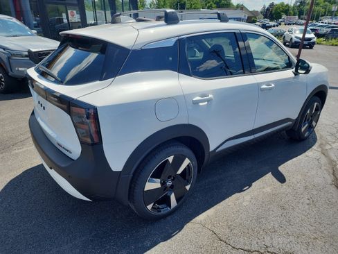 New 2025 Nissan Kicks SR image 8