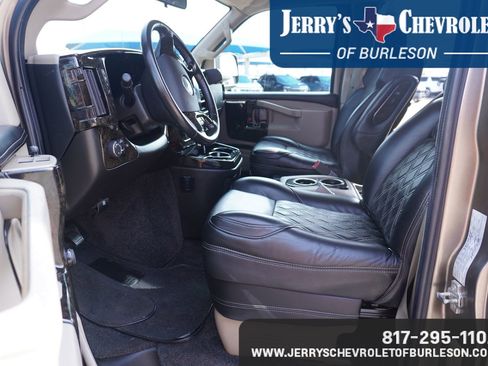 Used 2023 Chevrolet Express 2500 image 6