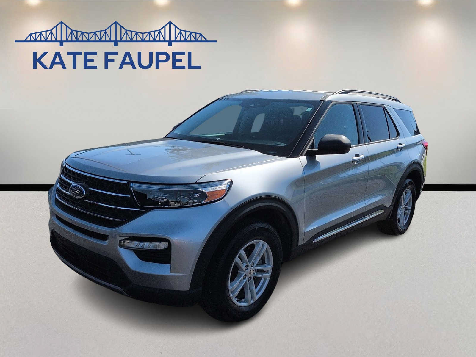 Certified 2024 Ford Explorer XLT w/ Equipment Group 202A AWD/4WD image 3