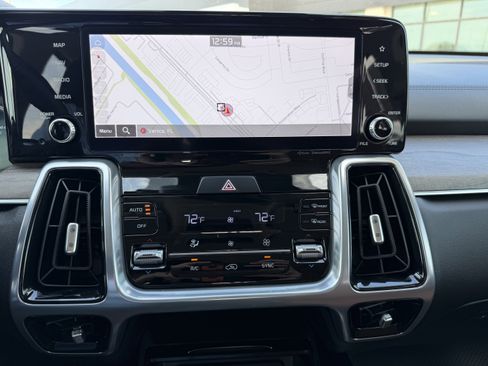 Certified 2023 Kia Sorento SX Prestige image 21