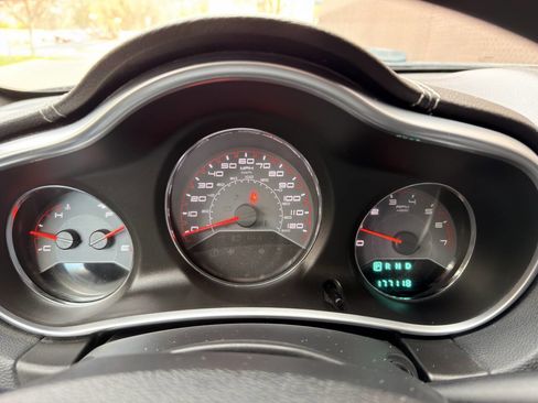 Used 2012 Dodge Avenger SE image 14