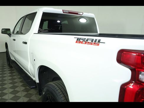 Used 2022 Chevrolet Silverado 1500 LT Trail Boss w/ Bed Protection Package AWD/4WD image 18