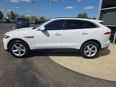 Used 2020 Jaguar F-PACE Premium image 3
