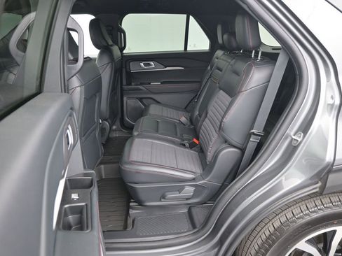 Used 2025 Ford Explorer ST-Line RWD image 13