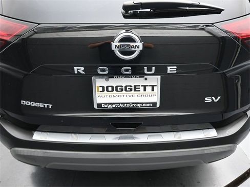 Certified 2021 Nissan Rogue SV w/ Premium Package image 10