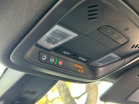 Used 2023 Chevrolet Traverse RS image 58