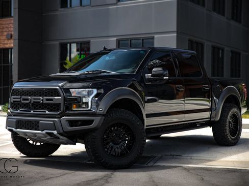 Used 2019 Ford F150 Raptor w/ Equipment Group 802A Luxury AWD/4WD image 3