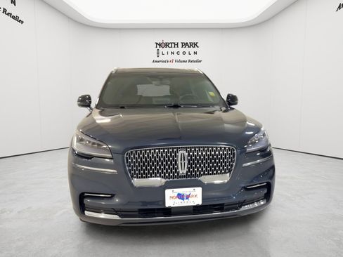 Used 2023 Lincoln Aviator Reserve w/ Elements Package Plus RWD image 8