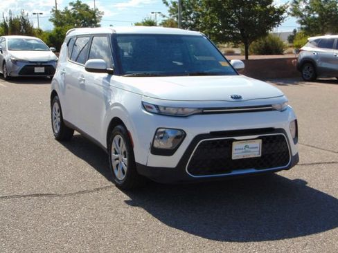 Used 2021 Kia Soul LX FWD image 9