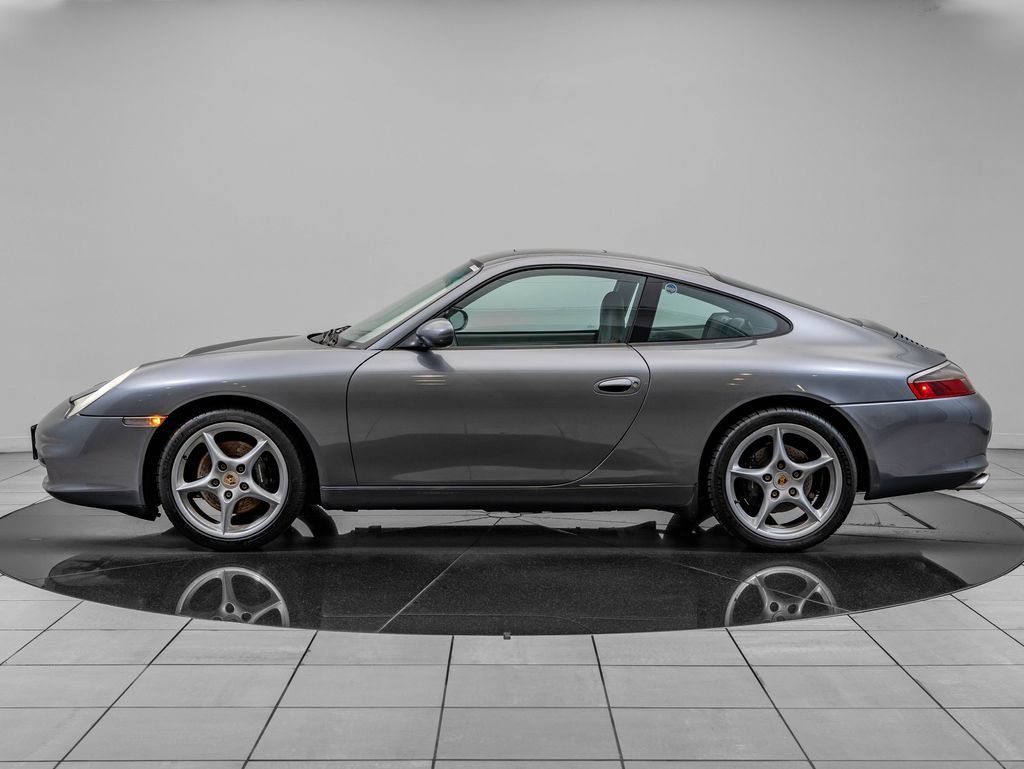 Used 2002 Porsche 911 Carrera RWD image 2