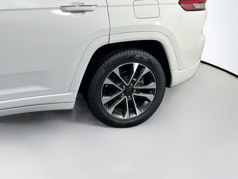 Used 2022 Jeep Grand Cherokee Overland AWD/4WD image 31