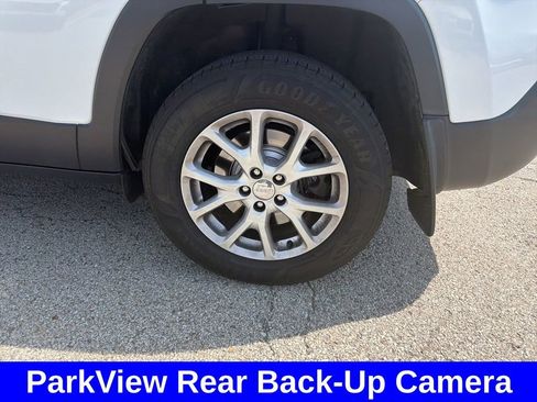 Used 2016 Jeep Cherokee Latitude image 9