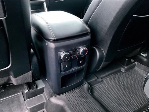 Used 2020 Ford Explorer ST image 30