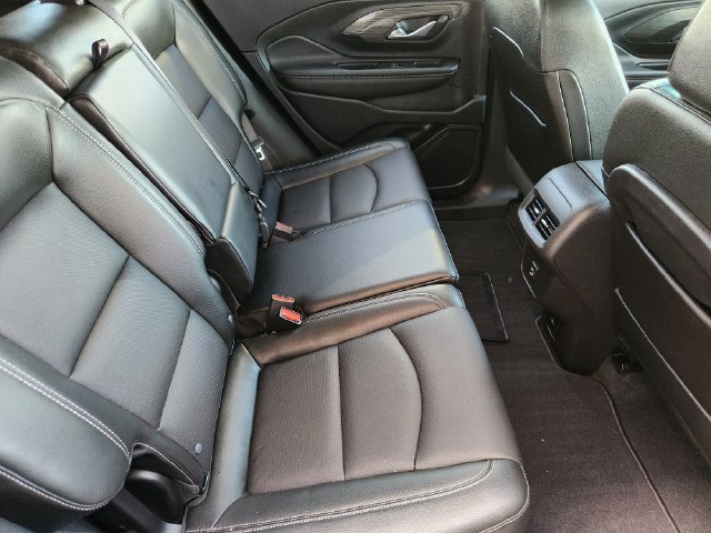Used 2024 GMC Terrain SLT w/ Elevation Edition FWD image 31
