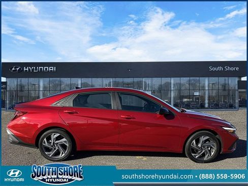 Certified 2025 Hyundai Elantra Sport w/ Cargo Package image 5