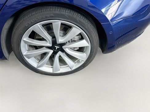 Used 2018 Tesla Model 3 Mid Range RWD image 11