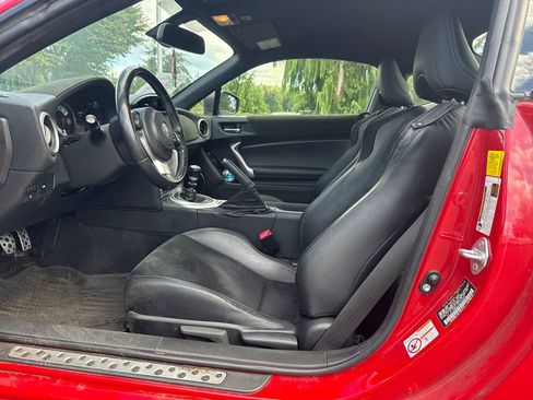 Used 2019 Toyota 86 RWD image 5