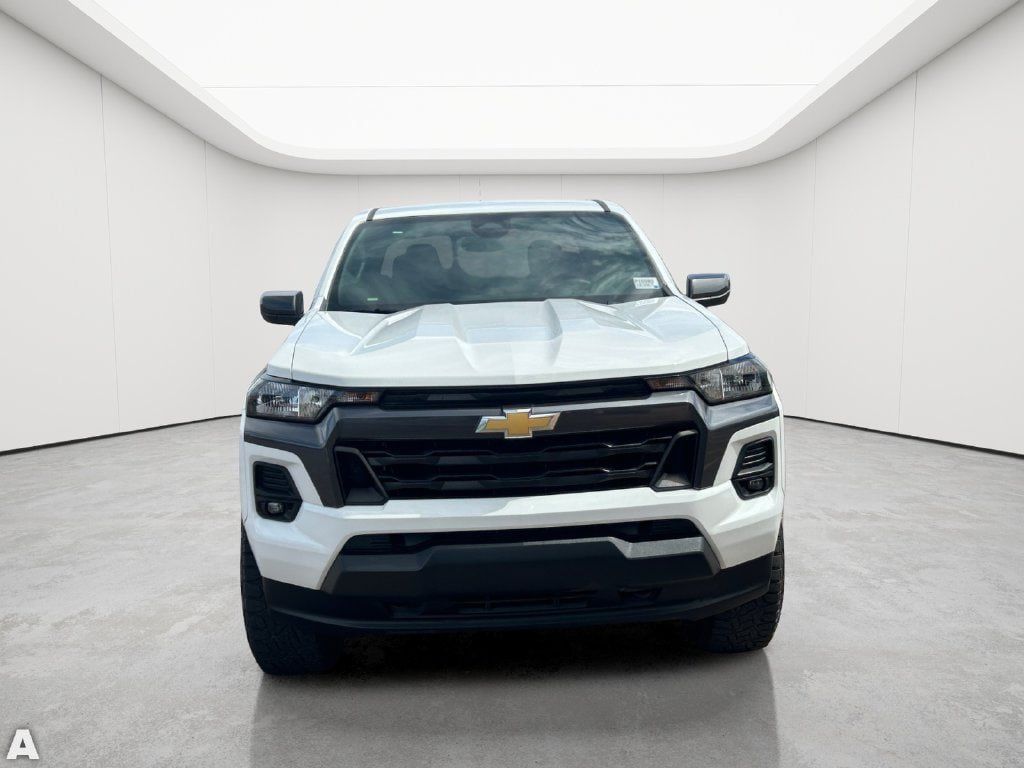 Used 2024 Chevrolet Colorado LT w/ LT Convenience Package AWD/4WD image 8