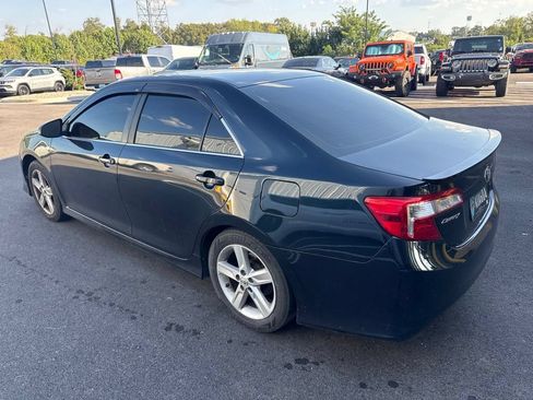 Used 2014 Toyota Camry SE FWD image 4