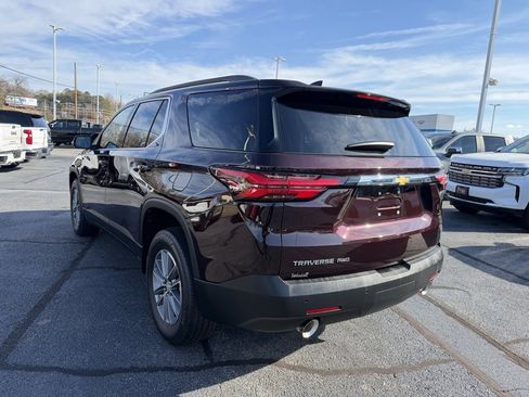 Used 2022 Chevrolet Traverse LT image 5