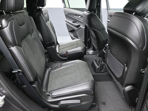 New 2025 Jeep Grand Cherokee L Altitude image 24