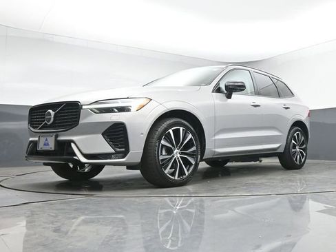 Used 2023 Volvo XC60 B5 Plus w/ Climate Package AWD/4WD image 39