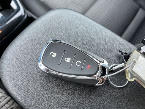 Used 2025 Chevrolet Trax LT image 21