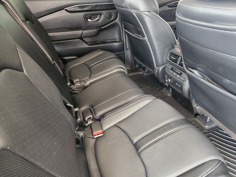 Used 2025 Honda Pilot Elite image 34