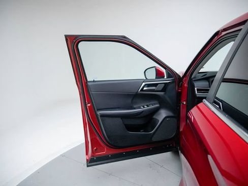 Used 2025 Mitsubishi Outlander SE AWD/4WD image 23
