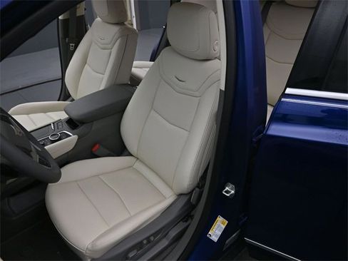 New 2026 Cadillac XT5 Premium Luxury w/ Driver Assist Package image 11