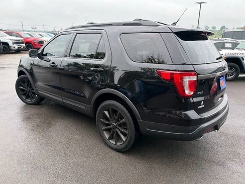 Used 2019 Ford Explorer XLT w/ Equipment Group 202A AWD/4WD image 7