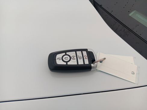 Used 2022 Ford Explorer XLT w/ Equipment Group 202A image 13