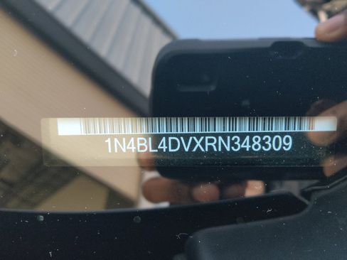 Used 2024 Nissan Altima 2.5 SV image 33