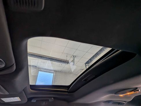 Used 2015 Ford Taurus Limited FWD image 17
