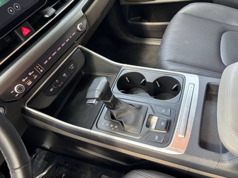 Used 2026 Kia Carnival FWD image 44