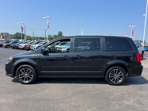 Used 2015 Dodge Grand Caravan SE w/ Quick Order Package 29E SE FWD image 4