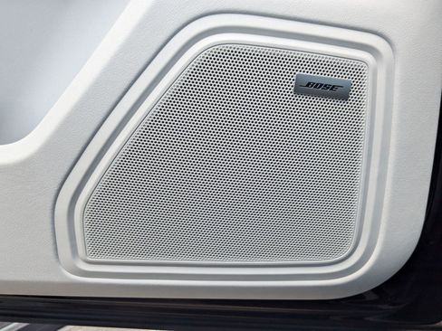 Used 2025 Porsche Macan image 14