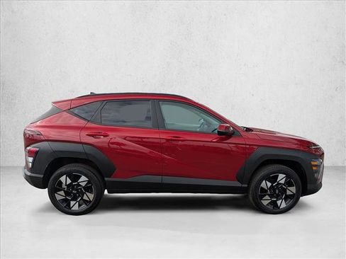 Used 2025 Hyundai Kona SEL image 4