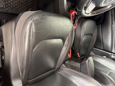 Used 2016 Jeep Renegade Trailhawk w/ Premium Trailhawk Package AWD/4WD image 12