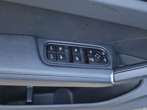 Certified 2022 Porsche Cayenne GTS AWD/4WD image 19
