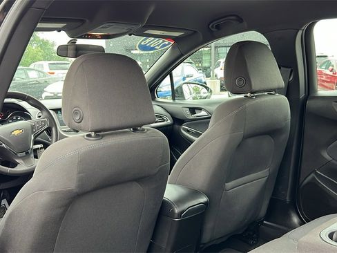Used 2018 Chevrolet Cruze LT image 35
