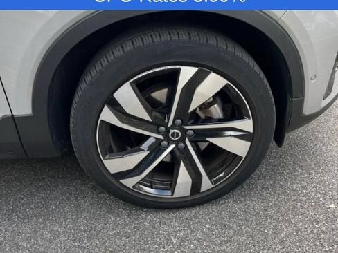 Used 2023 Volvo XC40 B5 Plus w/ Protection Package Premier AWD/4WD image 17